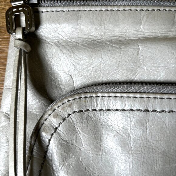 HOBO International‎ Leather Crossbody Bag Handbag Purse Tassel Silvertone EUC - Picture 4 of 15